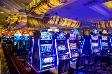 CQ9 game lobby on retro togel showing slot and live-dealer titles