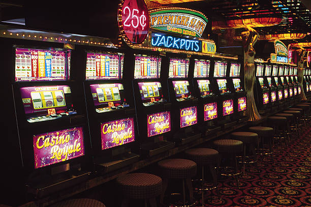Weekly cashback rewards structure on retro togel